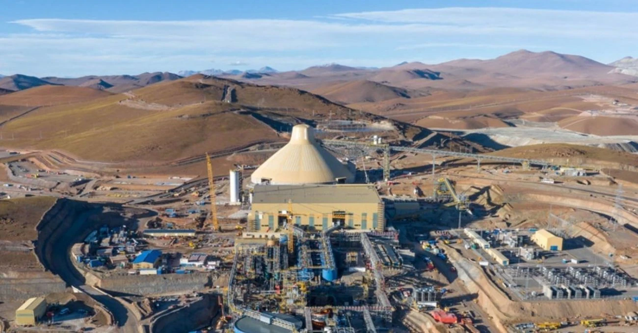 Teck Resources mejora operaciones en Quebrada Blanca y proyecta fusión con Anglo American