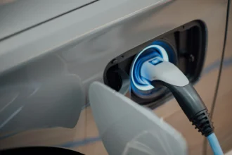 Tecnología limpia china: 349.000 autos electrificados salieron al mundo y el shock del Golfo abrió una oportunidad impensada