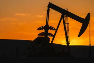 Tensión en Oriente Medio: el petróleo enfrenta su mayor crisis en décadas