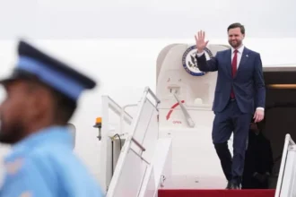 Tensión entre la Casa Blanca y el Vaticano escala: JD Vance cuestiona al Papa y defiende ofensiva militar