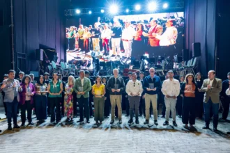 Tercera edición de espectáculo musical “Melodías del Desierto” deslumbra a toda una comunidad en Pica