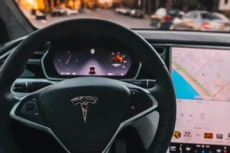 Tesla logra primera homologación de su sistema FSD en Europa vía Países Bajos