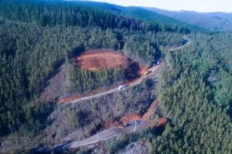 Tierras raras en Penco: municipio acusa ausencia de planes de mitigación ambiental del proyecto de Aclara