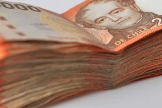 Estudio revela que 70% de trabajadores del sector privado en Chile gana menos de $800 mil líquidos