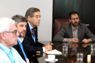 Trabajo conjunto para atraer inversiones a Atacama: Ministro Grau anuncia visita