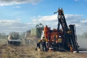 Trek Metals activó una campaña IP en Christmas Creek tras resultados petrofísicos en Kuro