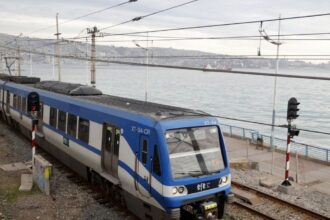 Tren Santiago-Valparaíso, teleférico y nuevo aeropuerto: los proyectos clave que Obras Públicas busca concretar