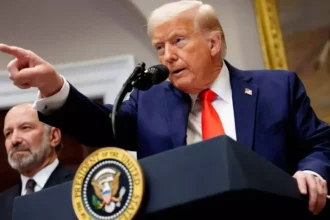 Trump afirma que Irán está derrotado tras ataques a infraestructura petrolera clave