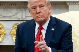Trump extiende hasta el 6 de abril su ultimátum a Irán por Ormuz y mantiene amenaza sobre infraestructura energética