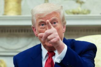 Trump insiste: llama a las empresas de EE.UU. a dejar China y regresar al país «ahora ya»