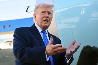 Trump minimiza golpe del petróleo y Wall Street por guerra en Medio Oriente y asegura que el daño económico “se revertirá”