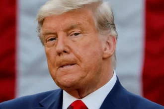 Trump reivindica “derecho absoluto” para imponer aranceles tras fallo de la Corte