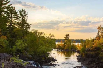 Trump y el Congreso reactivan ofensiva para anular prohibición minera en Minnesota