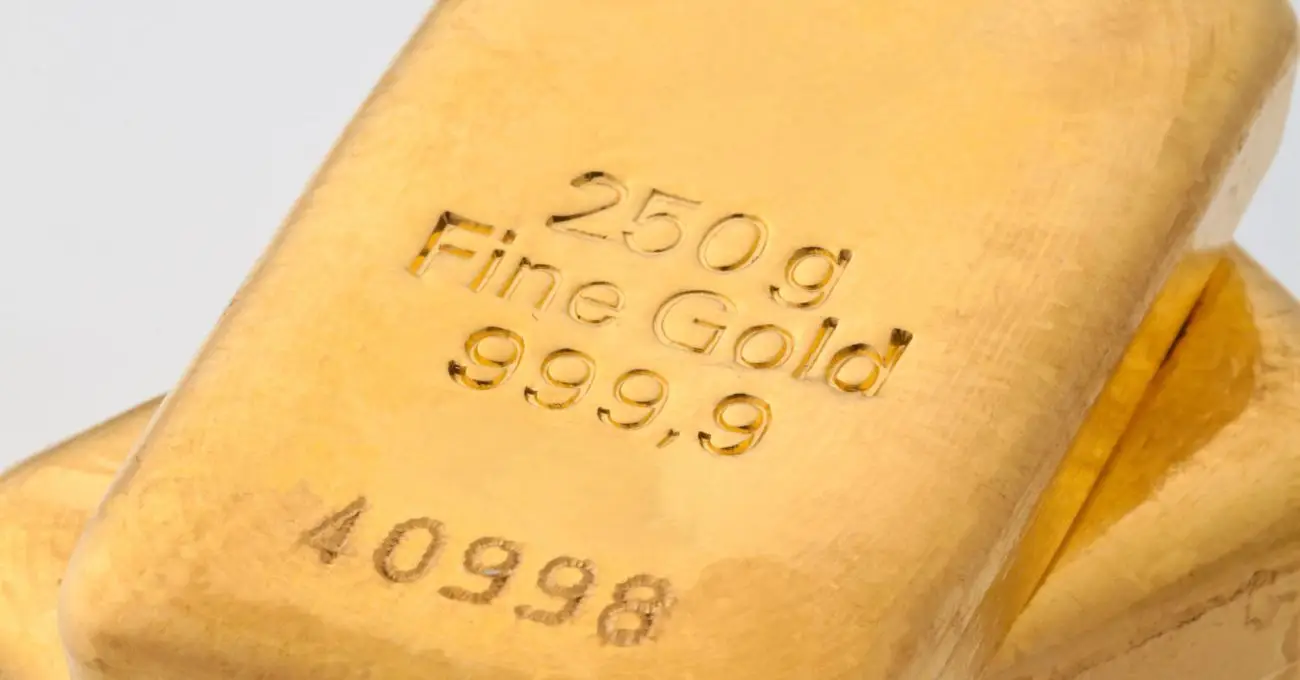UBS anticipa alza en precio de oro: previsiones optimistas para 2026.
