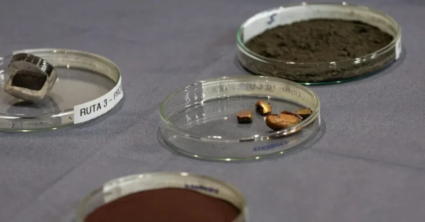 UdeC inicia pilotaje de tecnología para procesar concentrados de cobre sin emisiones ni escorias