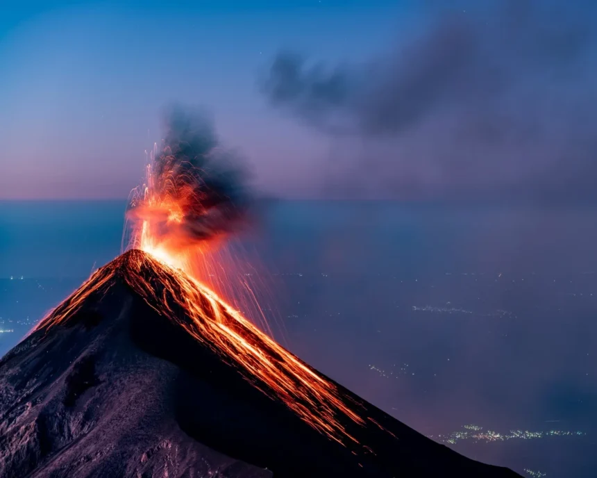 Científicos chilenos revelan cómo la química superficial de arena y cenizas genera electricidad
