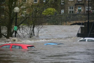 Estudio revela que barriles de lluvia y reutilización de aguas grises reducen hasta un 13% las inundaciones urbanas