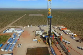 Vaca Muerta proyecta inversiones récord y duplicaría producción petrolera al 2030