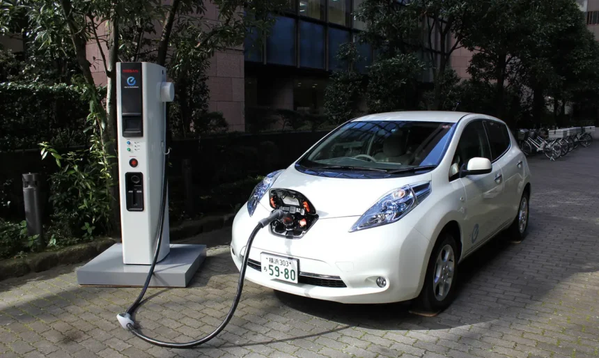 Vehículos eléctricos en Europa: ahorro clave frente a la crisis del petróleo