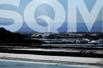 ¿Venta acotada o salida total?: la incógnita que deja el movimiento de Tianqi en SQM
