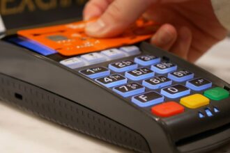 Visa lanza sistema de pago sin contacto en el Metro de Santiago para impulsar turismo y accesibilidad
