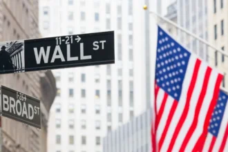 Wall Street cae, petróleo sube y arrastra a la baja al IPSA
