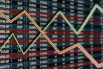 Wall Street cierra al alza: Nasdaq sube 1,38% y el WTI cae a US$86 tras señales de Trump sobre Medio Oriente
