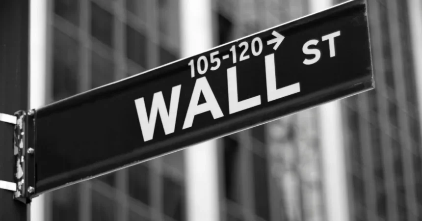 Wall Street rebota con alzas de hasta 1,4% y el Brent cae bajo US$100 tras señal de Trump sobre Irán: qué cambió en horas