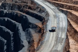 Walter Tejada advirtió que recorte de concesiones mineras afectará la exploración formal en Perú