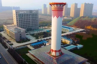 Xi’an pone a prueba una torre purificadora de aire: 15% menos PM2.5 en 10 km² y el diseño que apunta a 500 metros