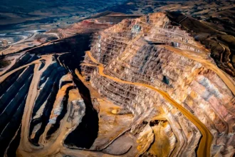 Zijin: US$6.000 millones bajo gestión y una nueva apuesta por tungsteno y uranio revelan hacia dónde se está moviendo el capital minero chino